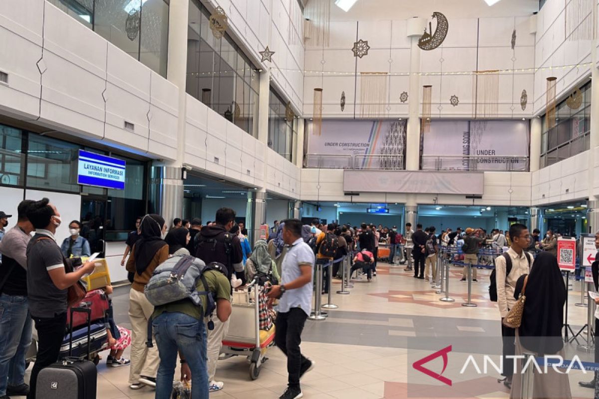 Bandara Internasional Batam rotasi petugas antisipasi identitas palsu