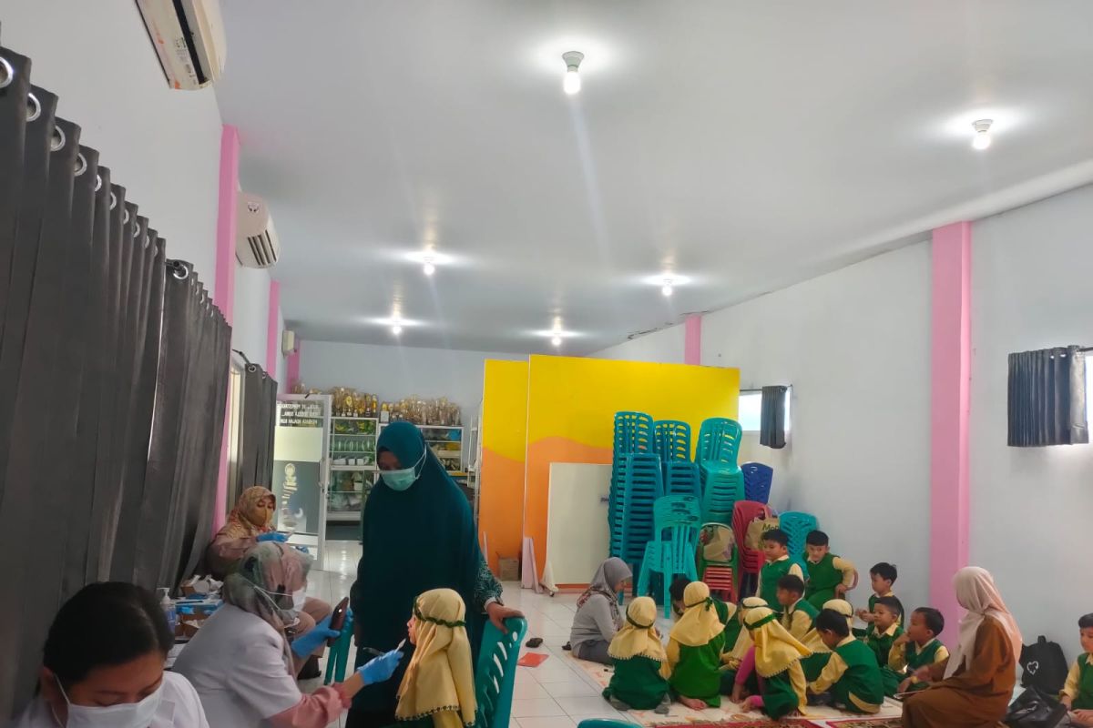 Pemprov Sulsel proyek percontohan penyuluhan dan pemeriksaan gigi anak