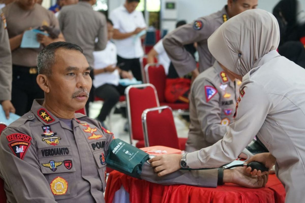 Polda Sulbar berupaya himpun 200 kantong darah saat HUT Bhayangkara