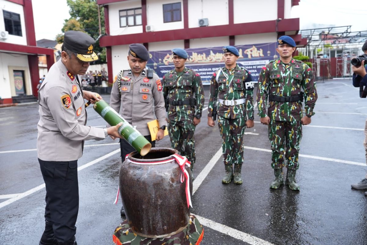 Kapolda Malut pimpin apel penyerahan air suci Hari Bhayangkara ke-77