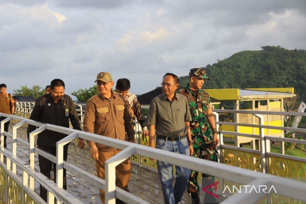 Ketua Pengadilan Tinggi Banjarmasin terpesona keindahan wisata di Kotabaru.