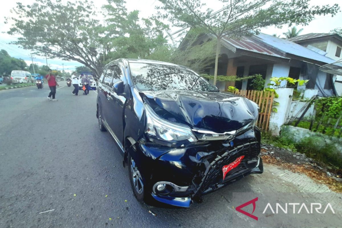 Mobil rombongan keluarga calon jamaah haji di Gorontalo alami kecelakaan