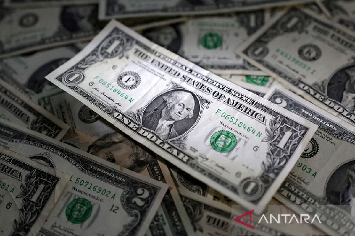 Dolar AS melorot di tengah hasil obligasi yang lebih rendah