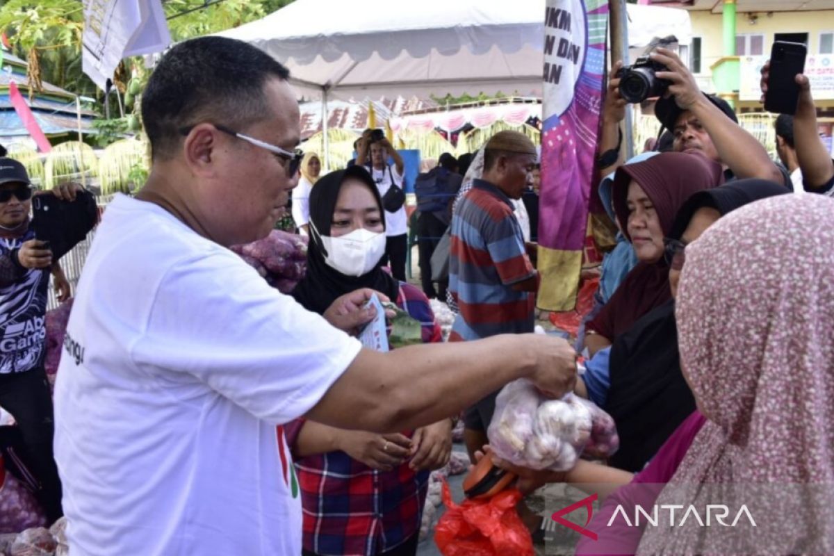 Pemkab Gorontalo Utara salurkan 1.500 paket sembako