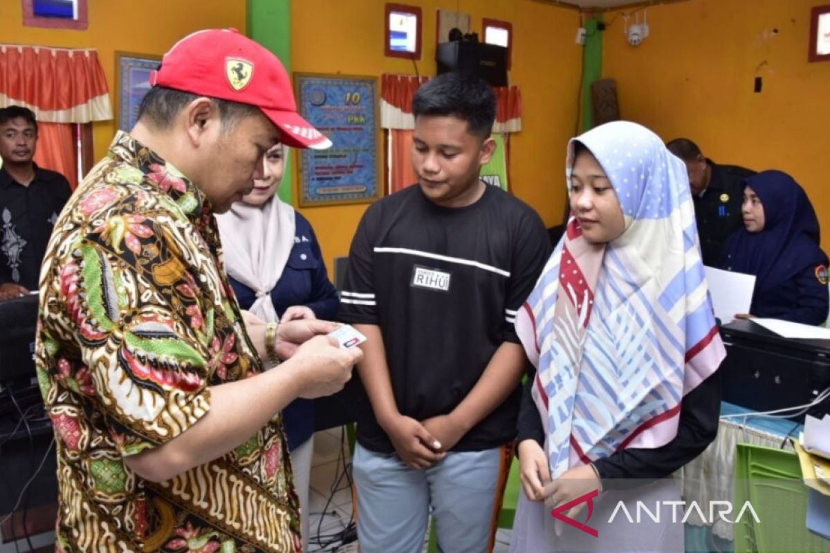 Gubernur Gorontalo pantau pelayanan perekaman KTP elektronik