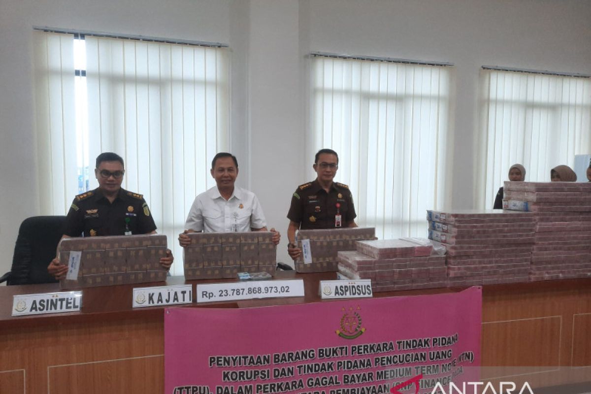 Kejaksaan Sita Uang TPPU Kasus Dirut Bank Jambi Senilai Rp23,78 Miliar ...