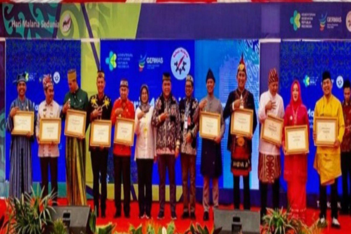 Pj Bupati Tapteng terima penghargaan sertifikat Eliminasi Malaria tingkat nasional