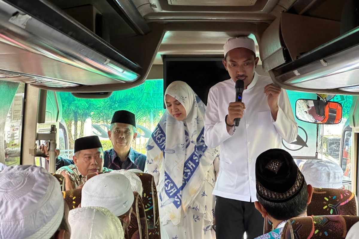 Bupati Saidi lepas keberangkatan 59 jamaah calon haji Banjar