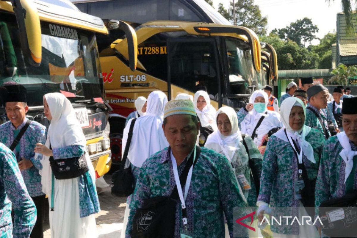 Info Haji - 4.000 jamaah Embarkasi Banjarmasin telah diberangkatkan