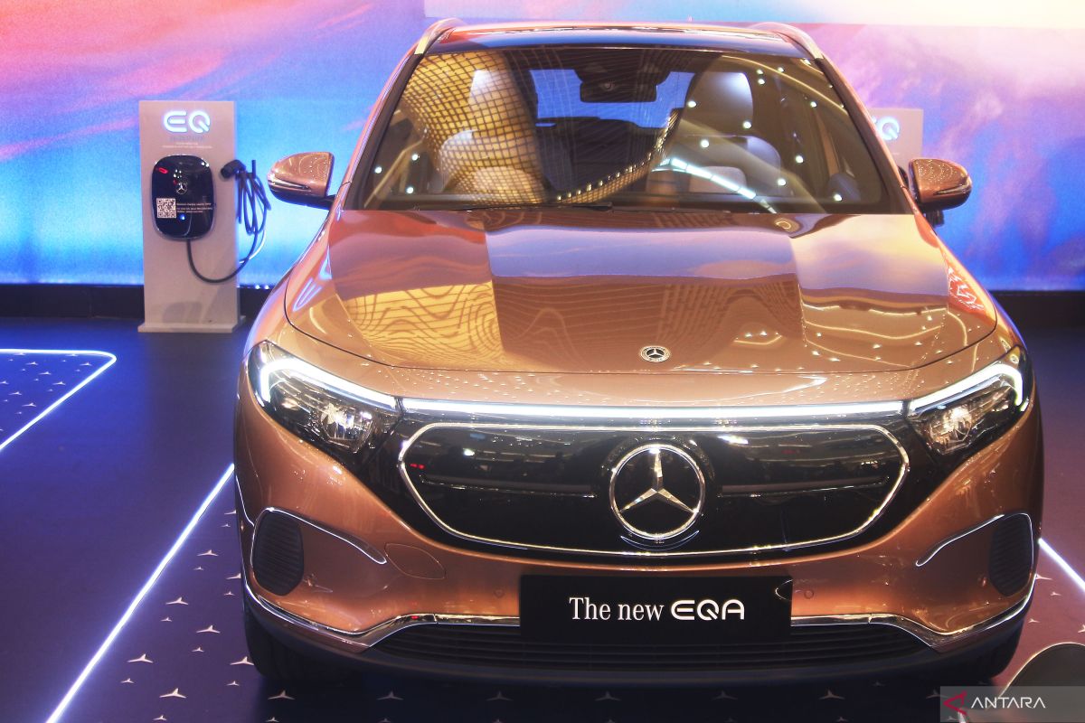 Melirik model entry-level full electric baru Mercedes Benz The new EQA -  ANTARA News