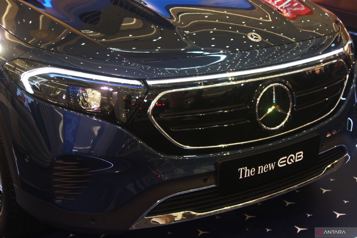 Mercedes-Benz tarik ribuan EQB akibat baterai bermasalah