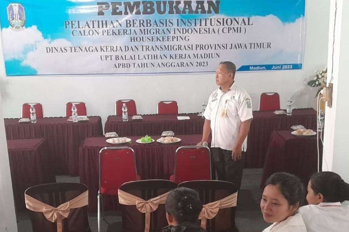 Disnakertrans Jatim beri pelatihan calon pekerja migran di Madiun