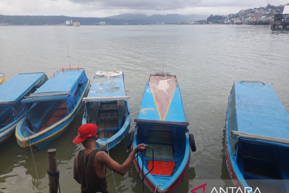 Speed boat sarana transportasi alternatif  bagi warga Ambon