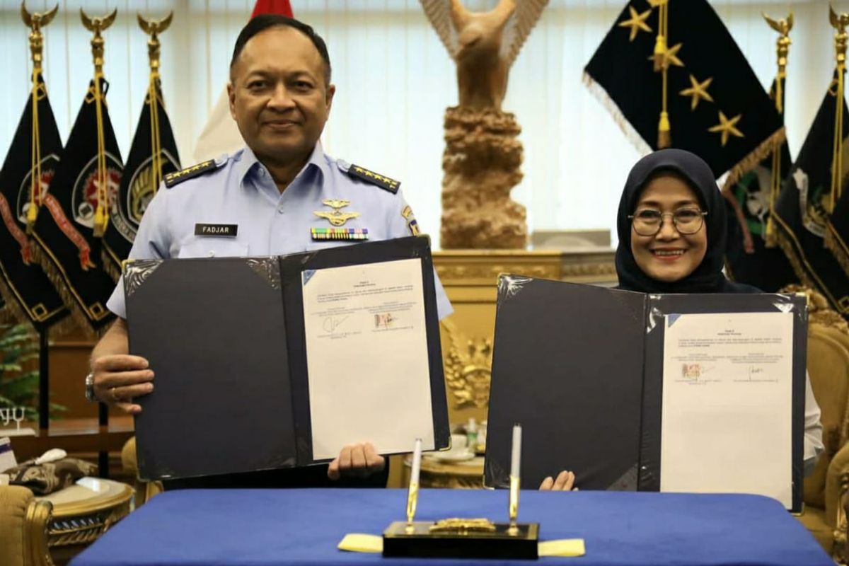 AirNav Indonesia dan TNI AU kerja sama pelayanan navigasi penerbangan
