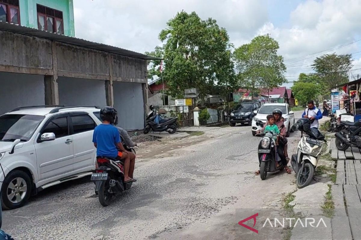 Perbaikan jalan di kawasan pendidikan diapresiasi DPRD Kotim