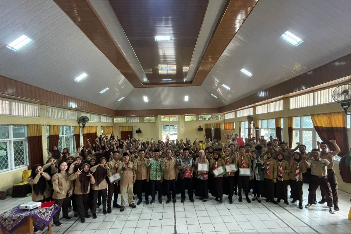 Pembinaan ideologi Pancasila untuk pembentukan karakter siswa