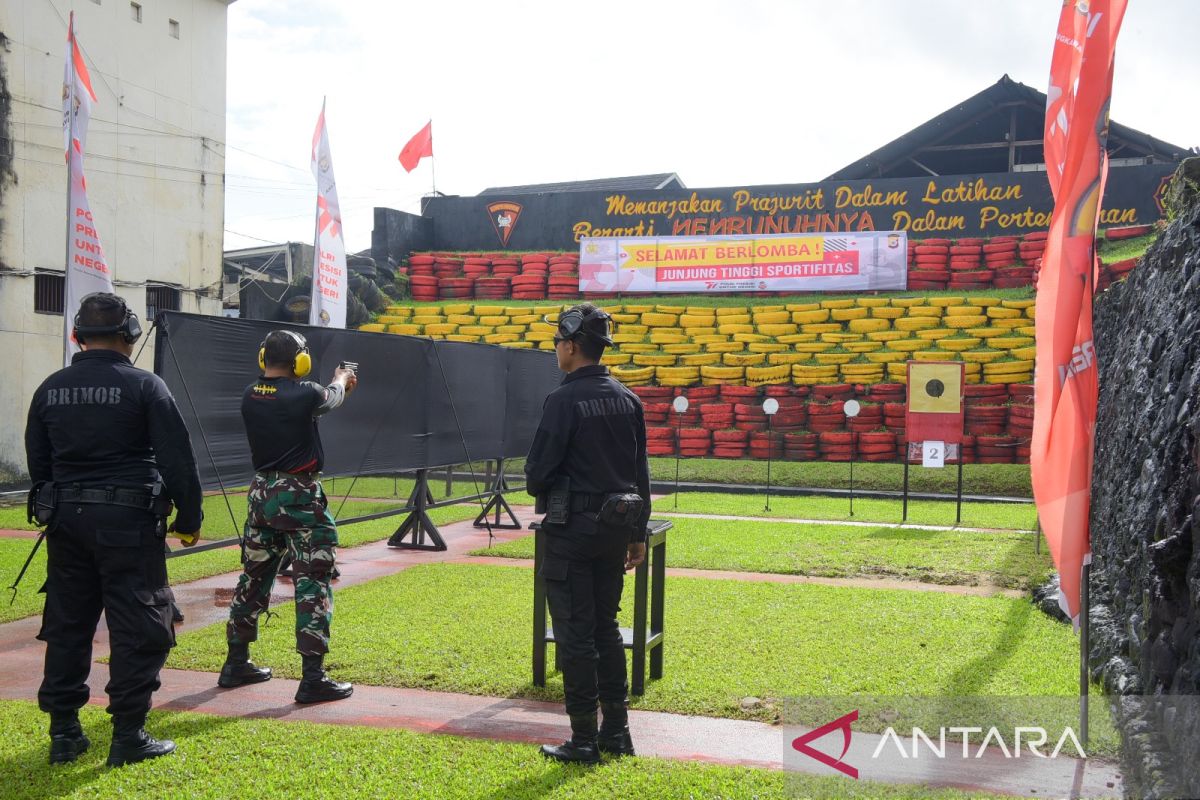 Asintel Kasdam XVI Pattimura juarai lomba menembak Hari Bhayangkara Ke-77