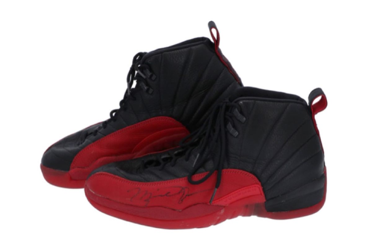 Sepatu Legenda NBA Michael Jordan "Flu Game" laku Rp20 miliar