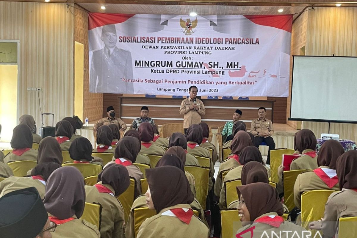 Ketua DPRD Lampung sosialisasi pembinaan ideologi Pancasila di SMAN 1 Terbanggi Besar