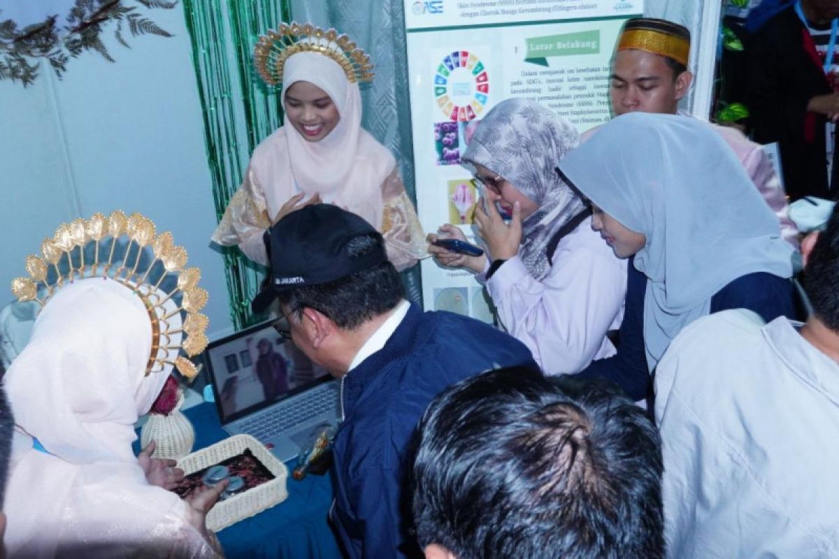 Wamenag mengapresiasi inovasi nano cream UIN Alauddin di OASE Jakarta