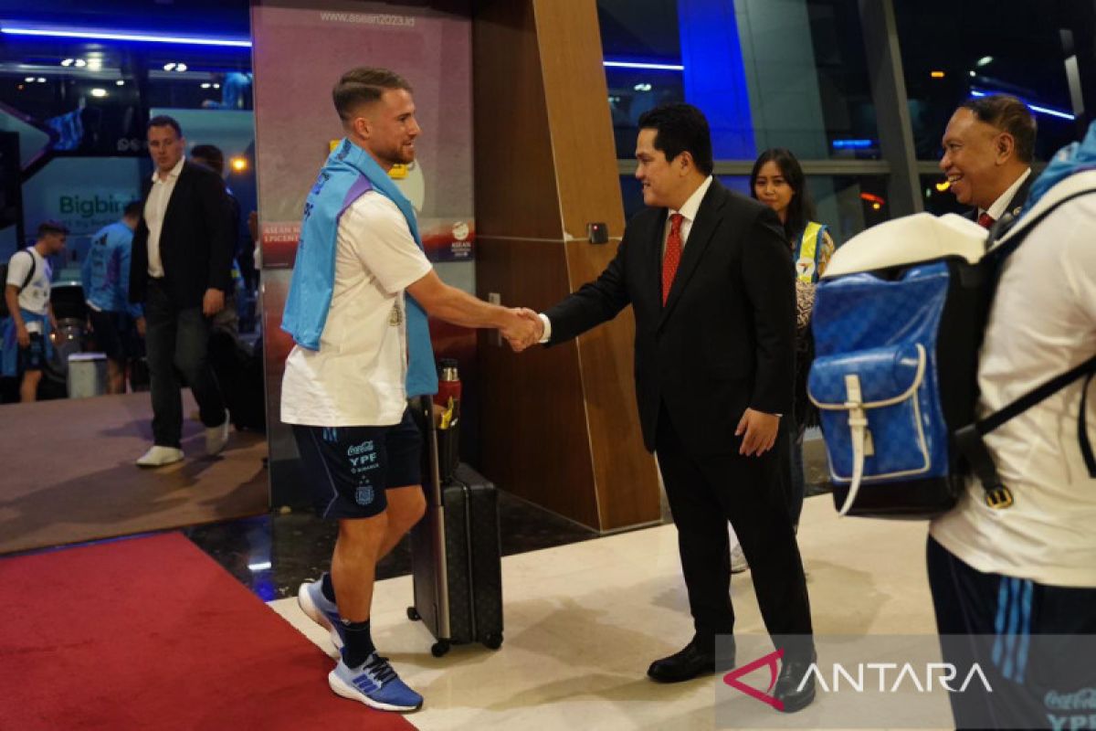 Tim nasional Argentina tiba di Indonesia, Messi tidak terlihat