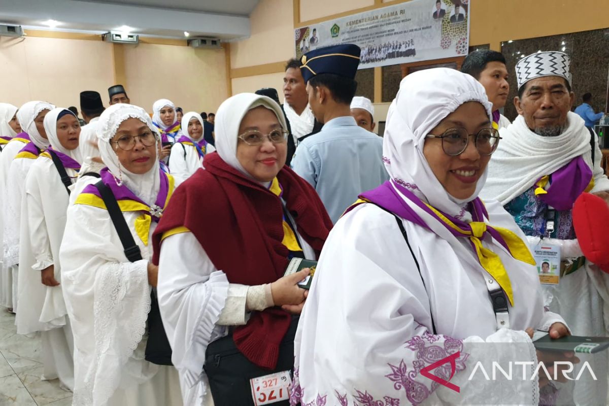 Sebanyak 359 calon haji  Kloter 23 Embarkasi Medan berangkat ke Jeddah