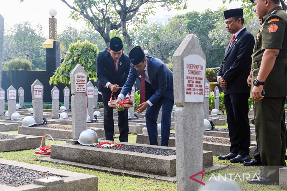 Pj Gubernur DKI Jakarta ziarah ke pendahulu jelang HUT ke-496 Jakarta