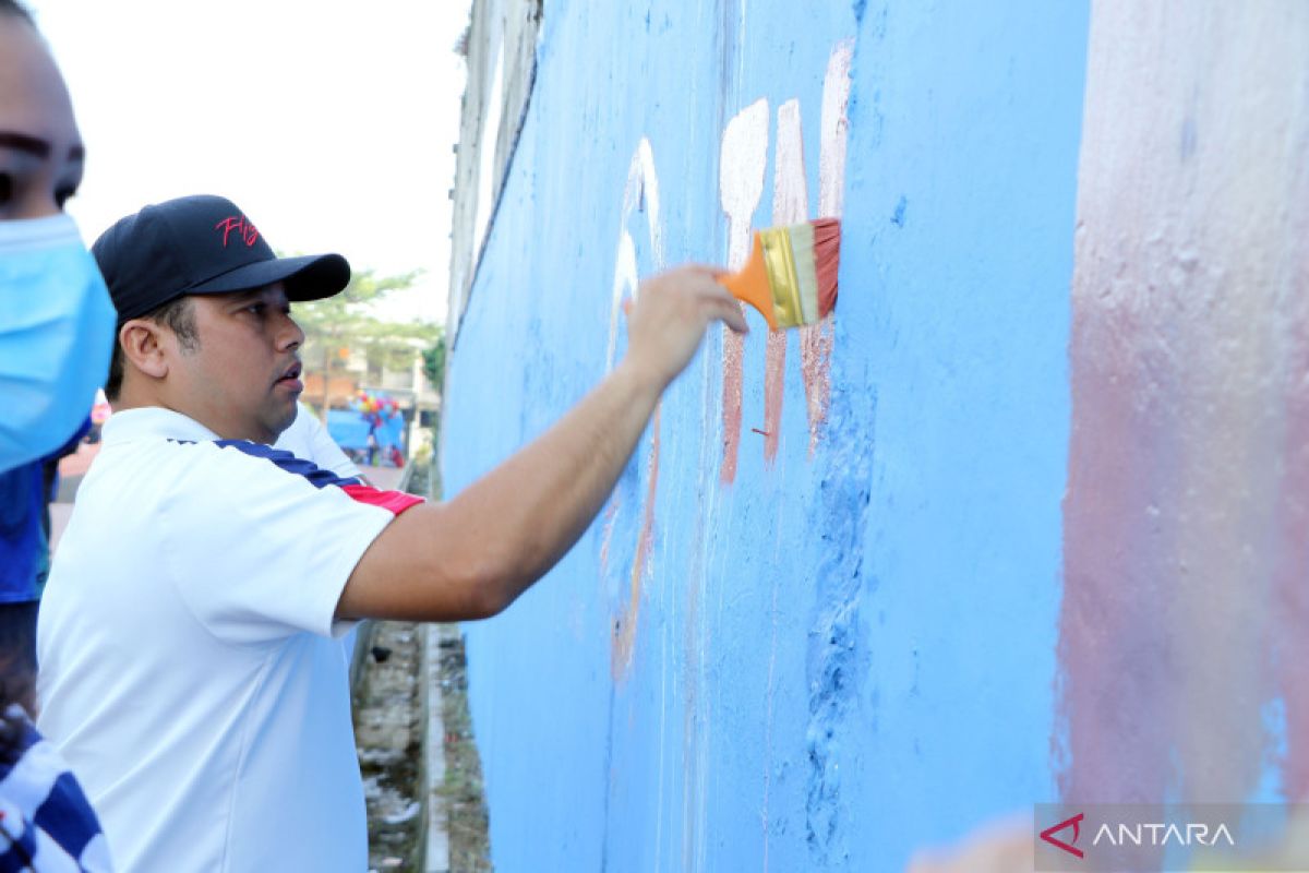 Wali Kota Tangerang ajak siswa isi liburan sekolah mural ruang terbuka