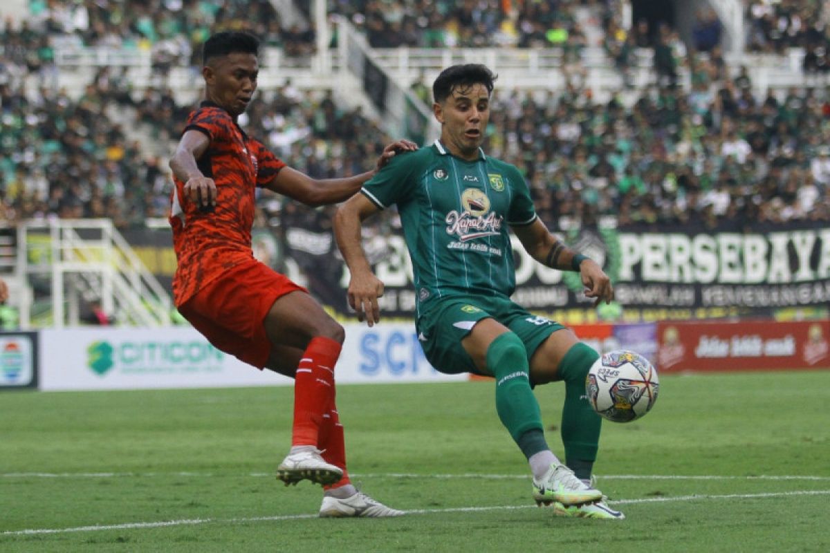 Aji Santoso tetap puji permainan Persebaya meski ditahan Persija 2-2