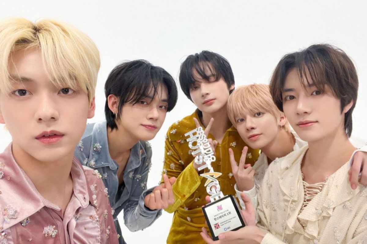 TXT menjadi "K-Pop Act" ke-2 di "Top Artis 100 Billboard"