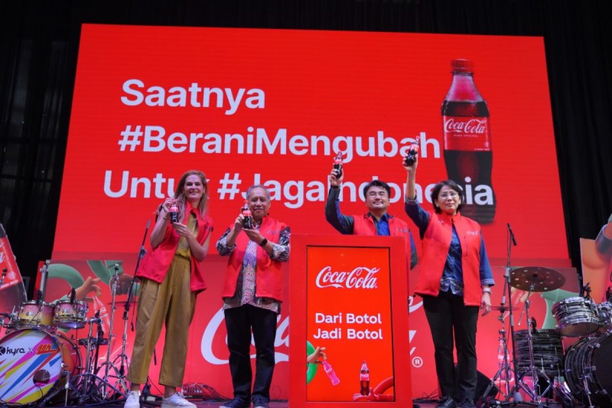 Coca Cola luncurkan botol 100 persen plastik PET daur ulang