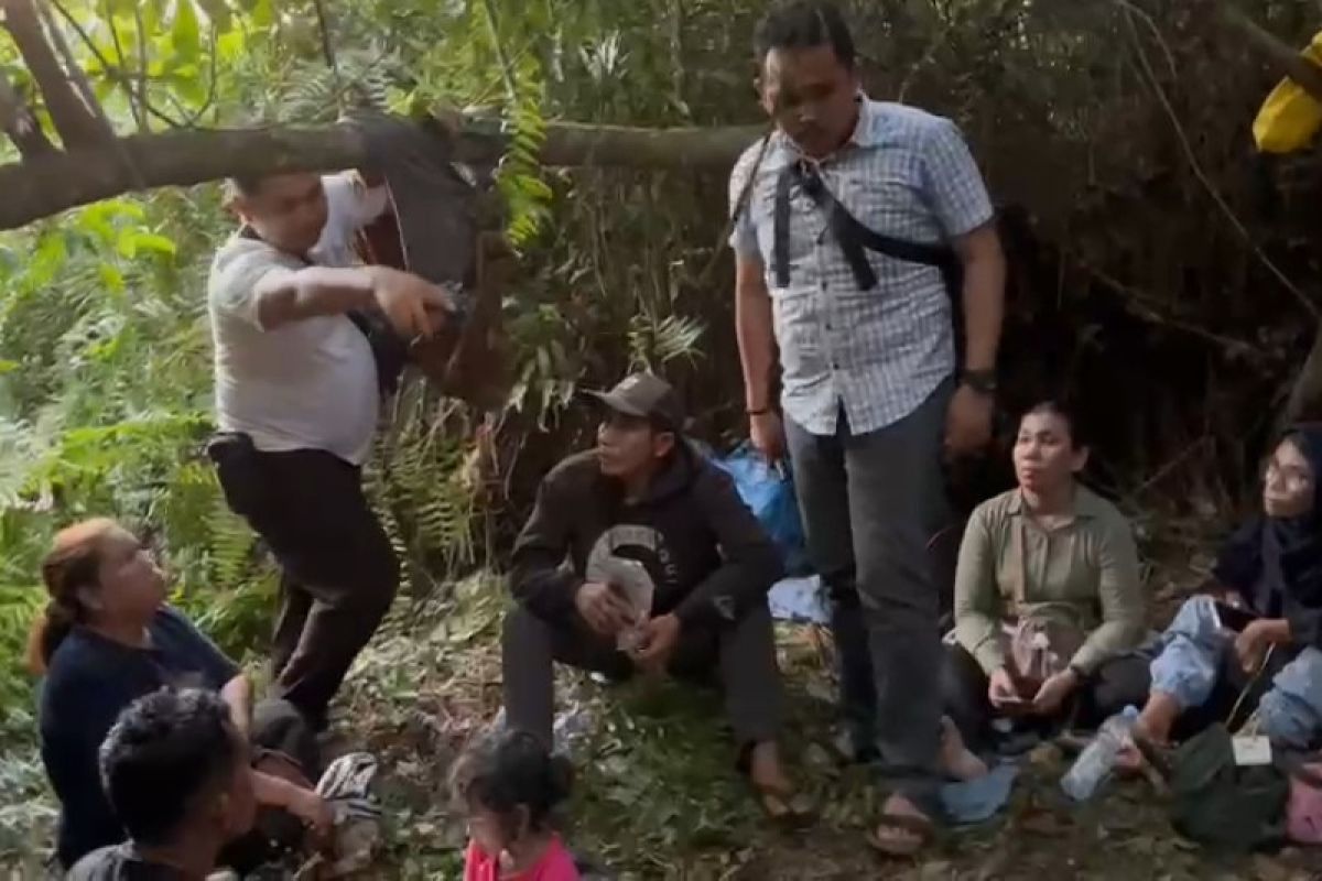 12 calon PMI ilegal tujuan Malaysia diamankan di hutan