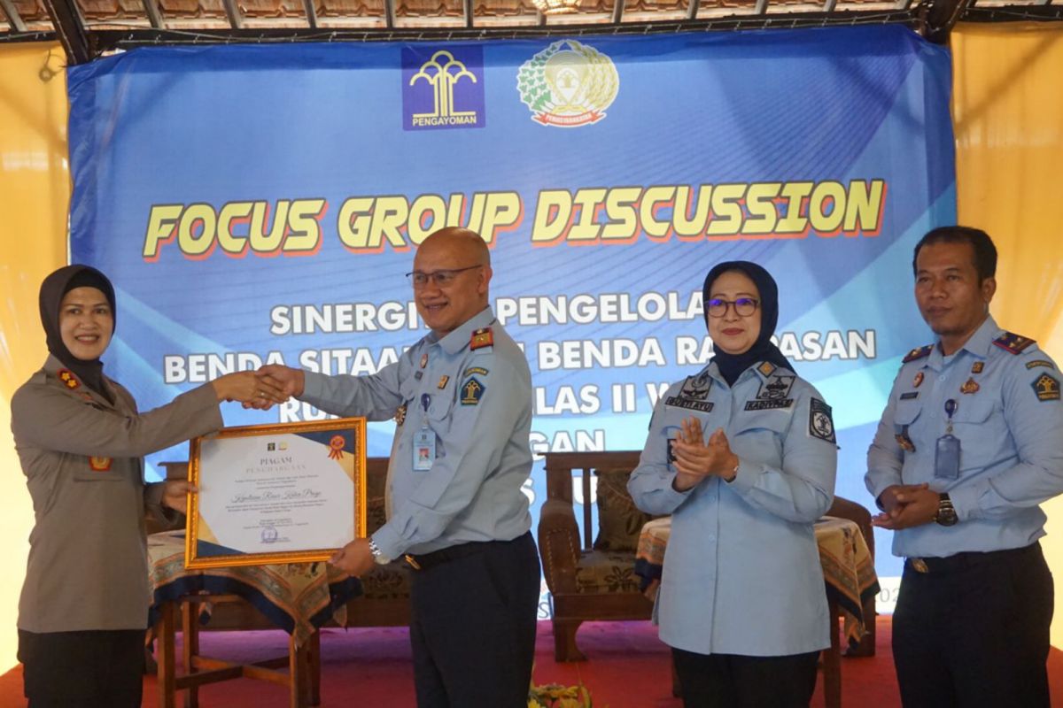 Kemenkumham DIY-Rupbasan Wates serahkan penghargaan partisipasi aktif ke Polres Kulon Progo