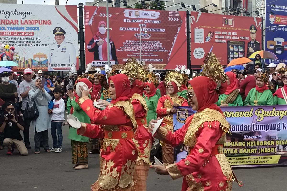 Parade seni dan budaya semarakkan perayaan HUT Bandarlampung