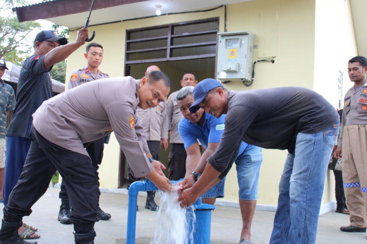 Polda Maluku renovasi sarana air bersih untuk 250 KK di Tawiri Ambon