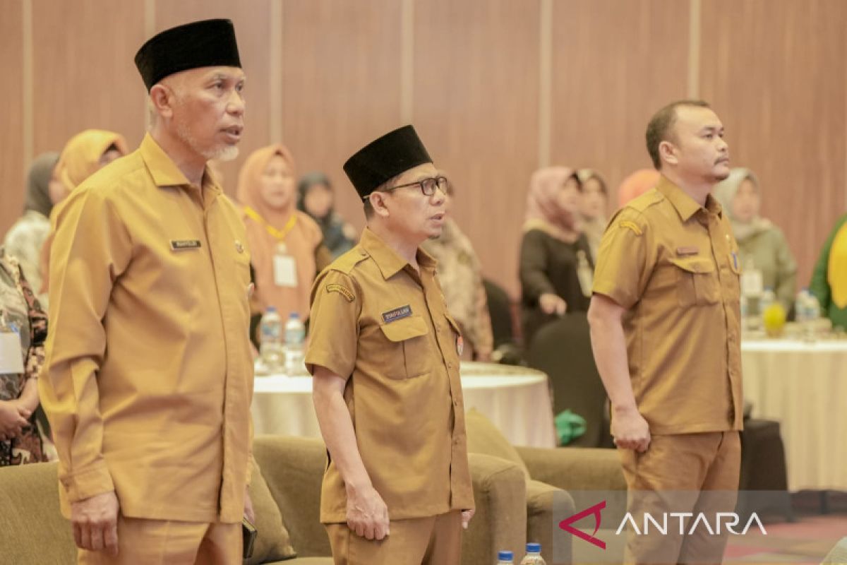 Gubernur : Implementasi adat dan budaya mulai memudar di Sumbar