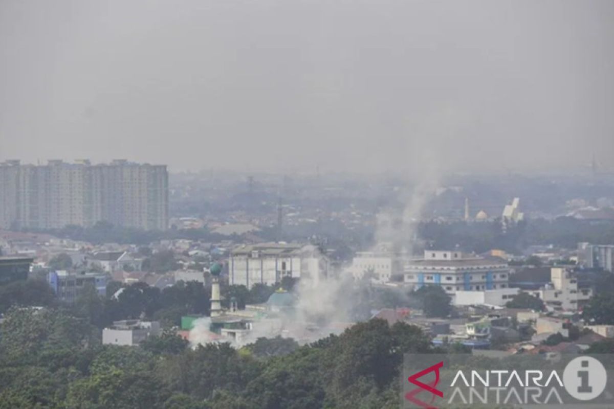 Kualitas udara Jakarta terburuk di dunia pada Senin siang