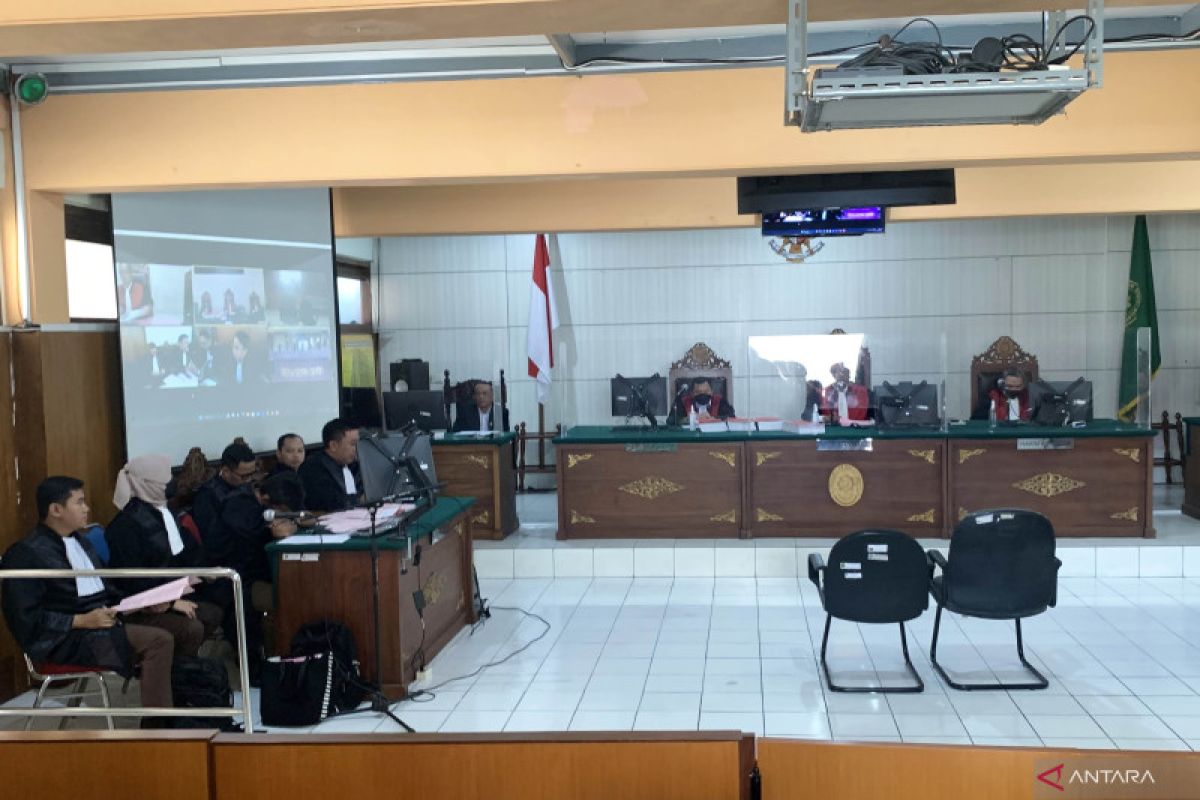 Terdakwa perusakan kantor Arema FC jalani sidang perdana