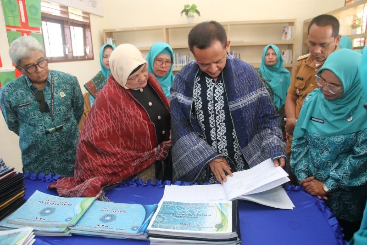 PKK Sumut tinjau pola asuh anak dan tertib administrasi di Pematang Siantar