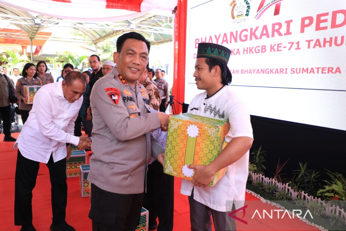 Polda Sumut Gelar Bakti Sosial Sambut Hari Bhayangkara Ke 77 Antara