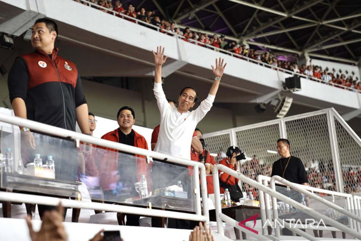 Jokowi puji Timnas Indonesia bisa imbangi Argentina meski kebobolan dua gol