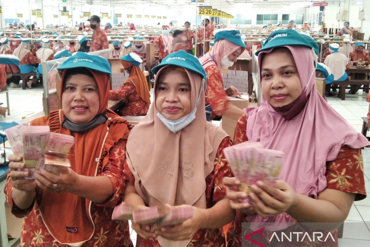 Pemkab Kudus targetkan penambahan dua bulan alokasi BLT untuk  buruh rokok