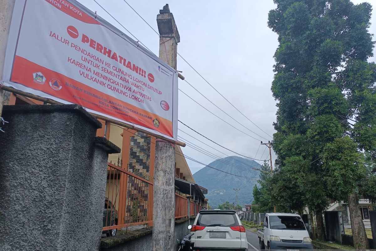 Jalur pendakian Gunung Lokon   ditutup sementara