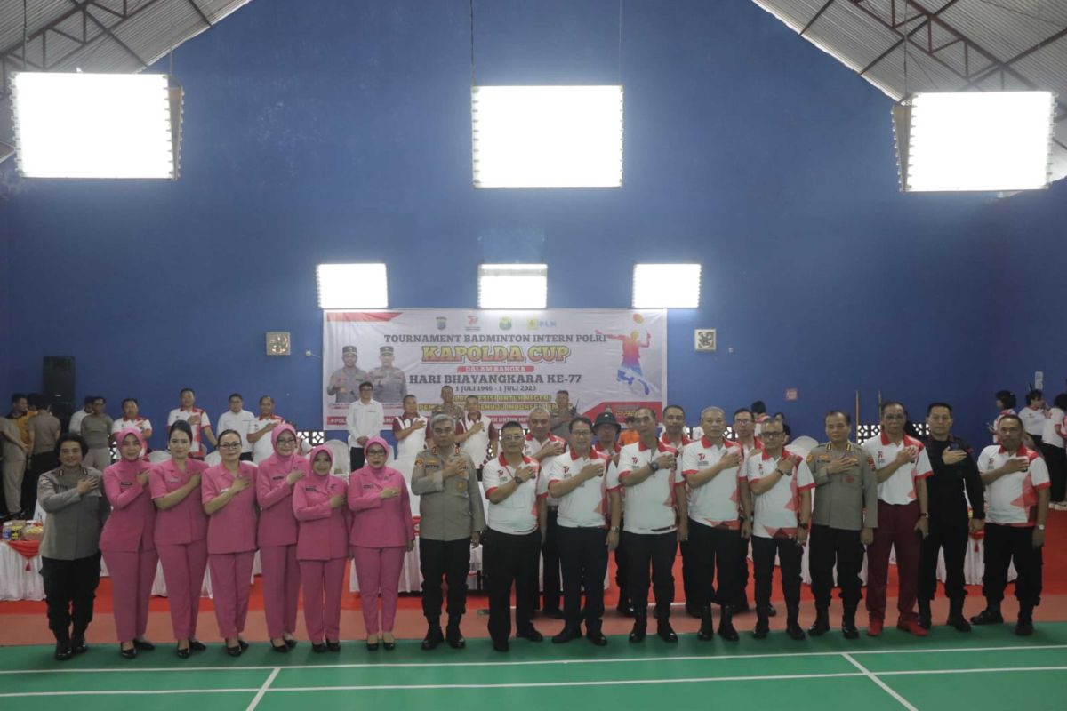 Kapolda Sulut buka turnamen badminton intern Polri Hari Bhayangkara
