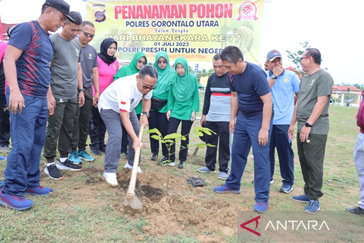 Polres Gorontalo Utara tanam 1.000 pohon pada HUT Bhayangkara