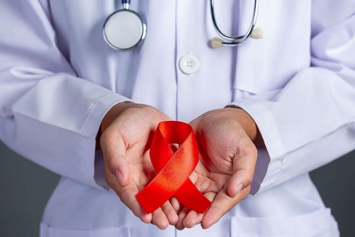 Kalbe ingatkan masyarakat perhatikan faktor risiko infeksi HIV
