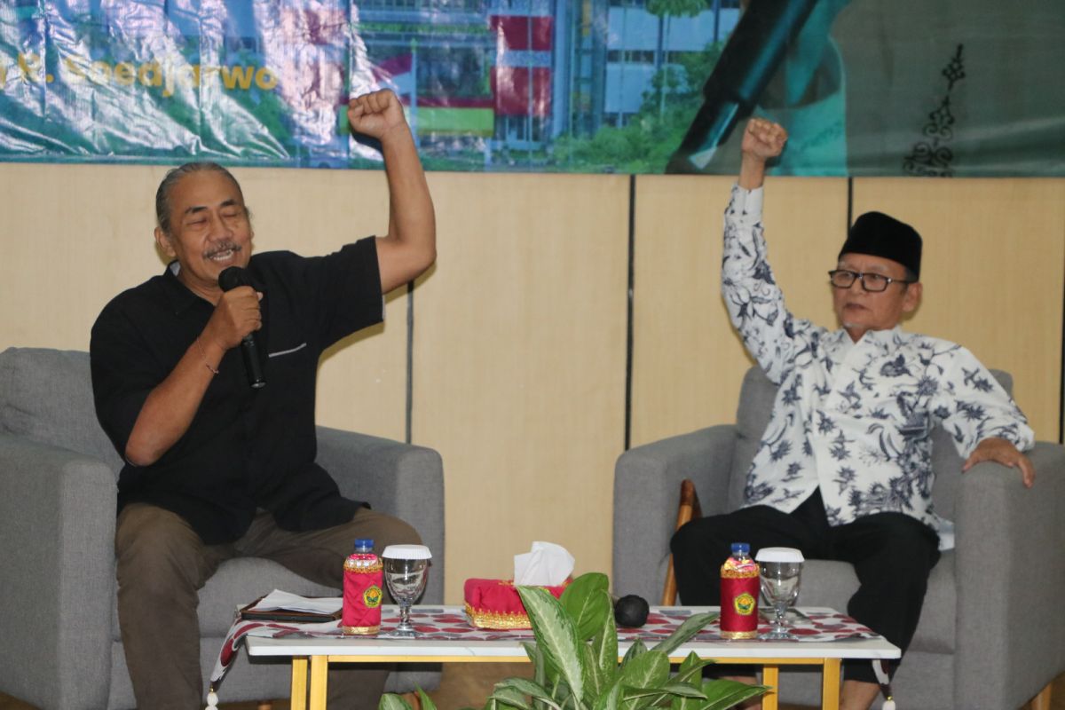 Zawawi Imron beri pesan kepada milenial Unej tentang nilai budaya dan Pancasila