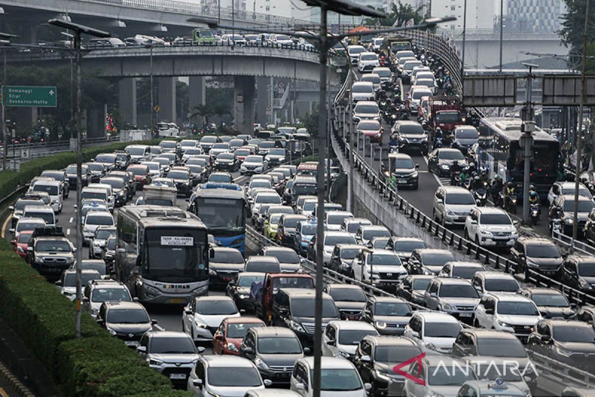 DKI kemarin,  JIS hingga pengaturan jam kerja di DKI Jakarta