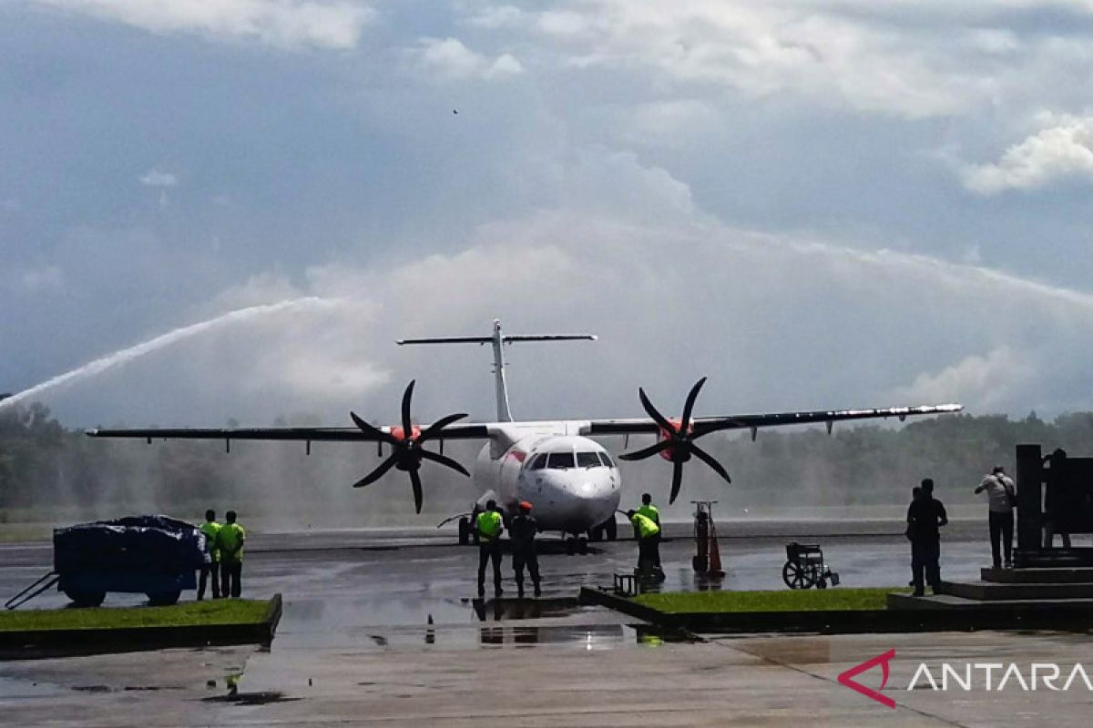 Penerbangan perdana Balikpapan-Melalan, ATR-72 bawa 40 penumpang