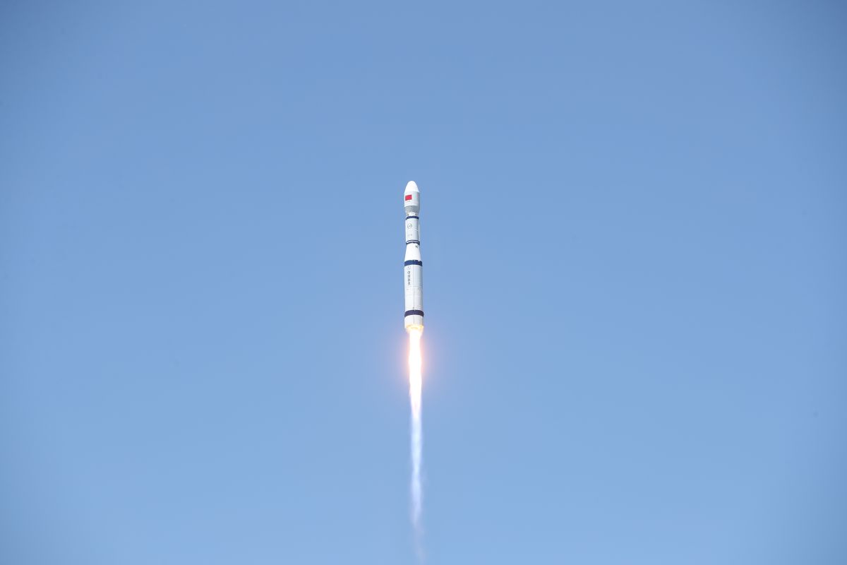 China kembali luncurkan satelit eksperimen luar angkasa baru